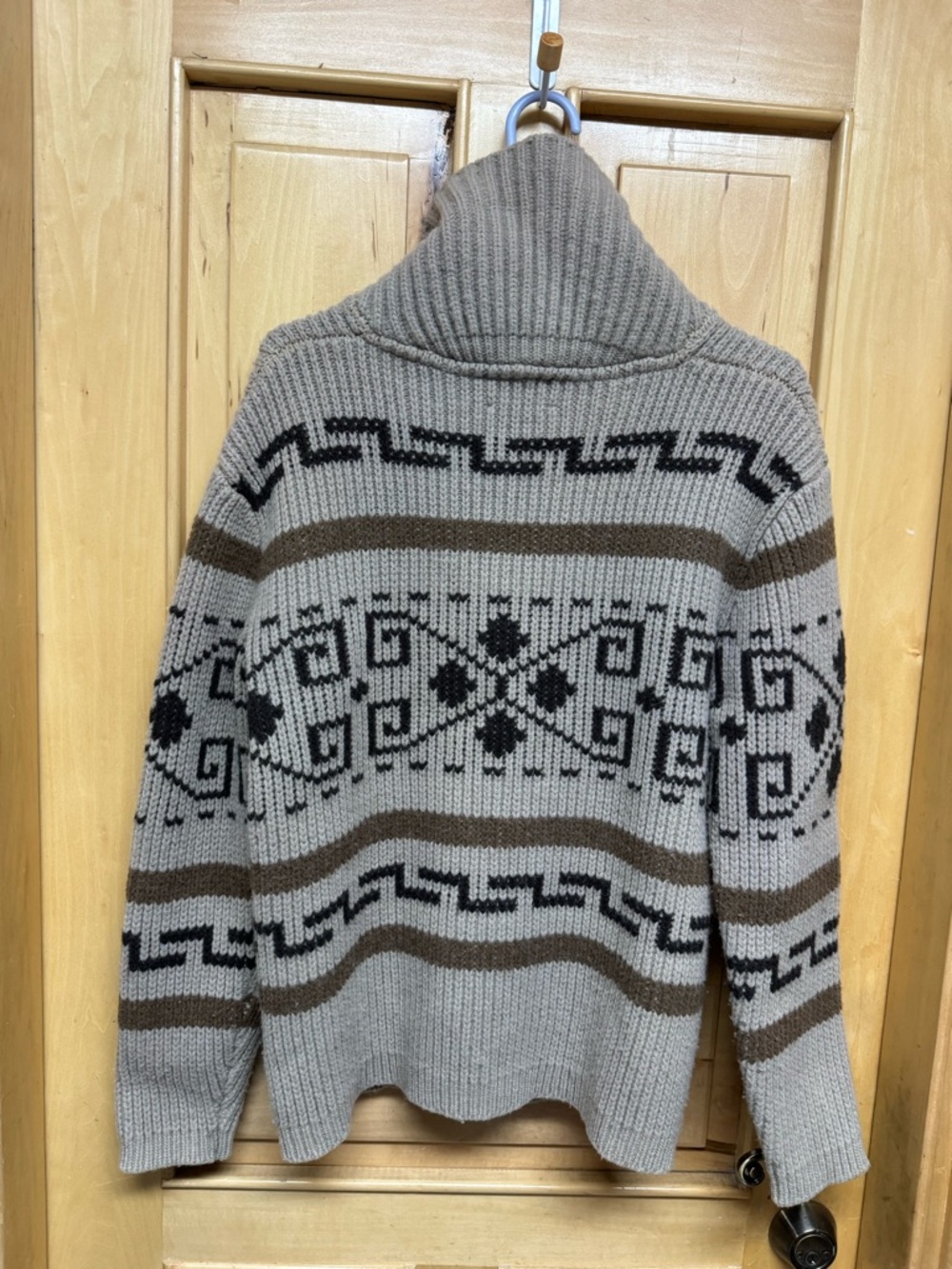 Pendleton Beige Shawl Collar Cardigan with Brown and Black Pattern - Picture 3 of 9